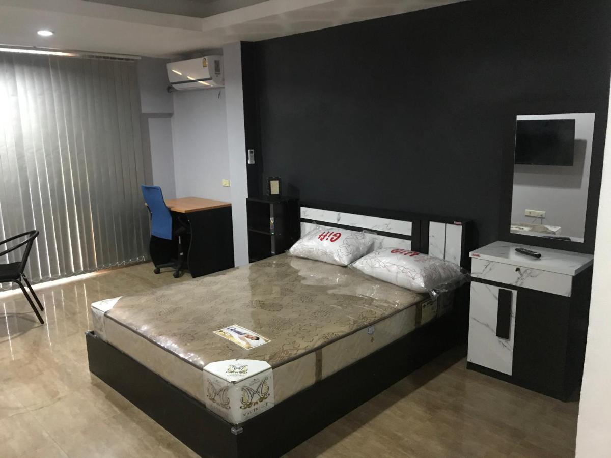 Hotel Old Town Jomtien Beach Esterno foto